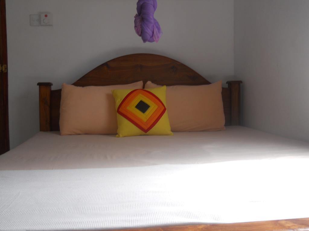 Sunset Tourist Home Polonnaruwa Zimmer foto